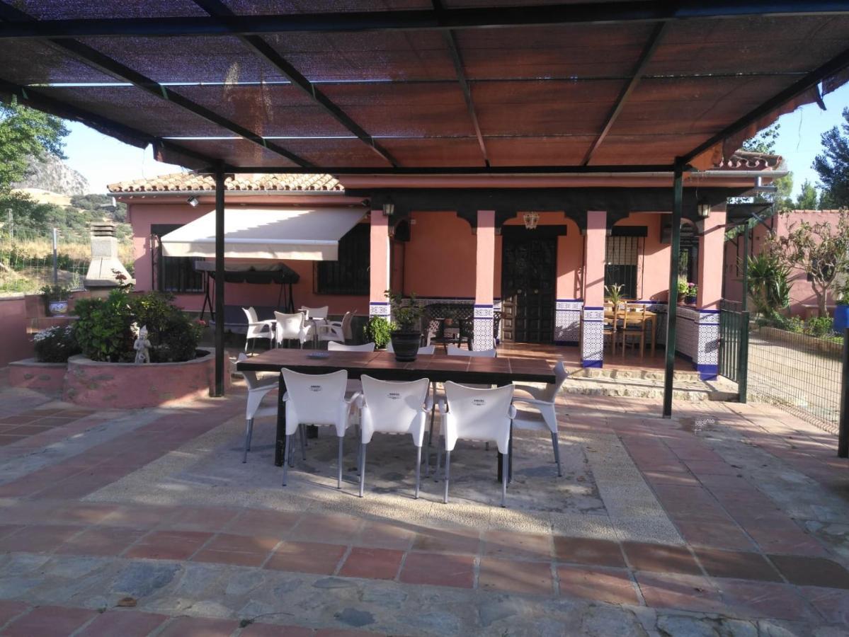 Casa Rural Las Palmeras รอนดา ภายนอก รูปภาพ