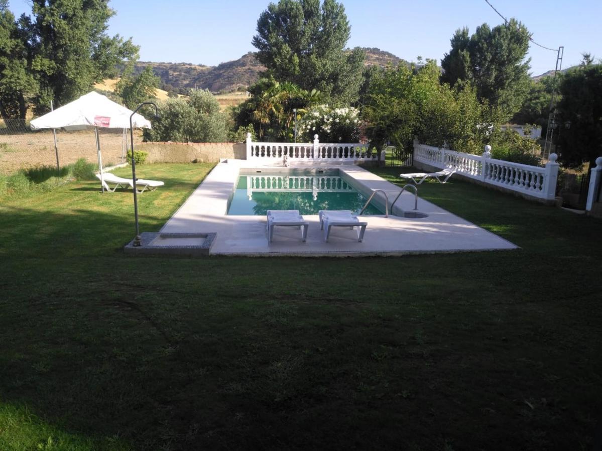 Casa Rural Las Palmeras รอนดา ภายนอก รูปภาพ