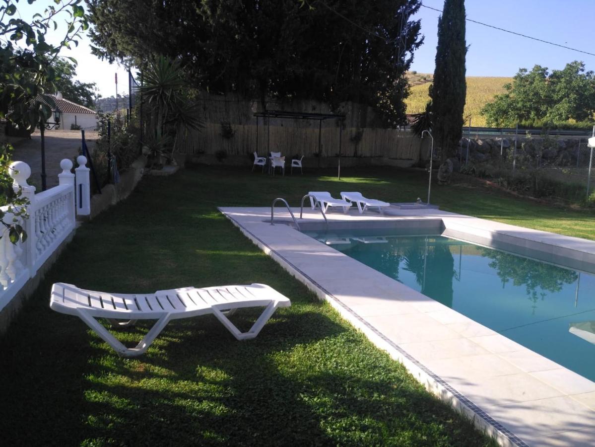 Casa Rural Las Palmeras รอนดา ภายนอก รูปภาพ